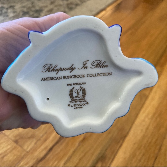 Lenox American Songbook Collection Figurine - RHAPSODY IN BLUE - Picture 4 of 9